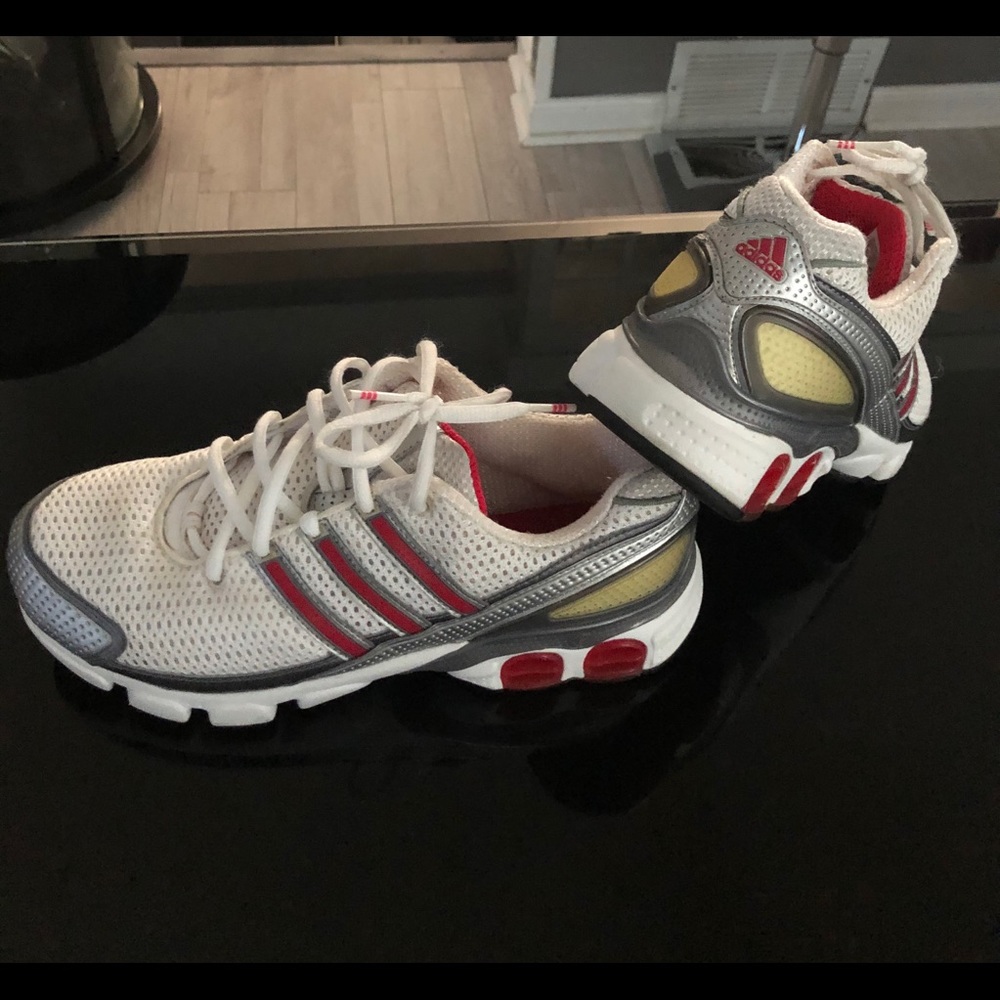 Adidas Women’s Torsion Sneakers 9